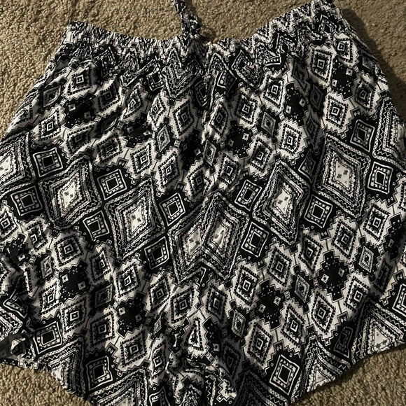 Women's Lounge Shorts paisley design with elastic waist and drawstring Size 1X - Picture 3 of 8